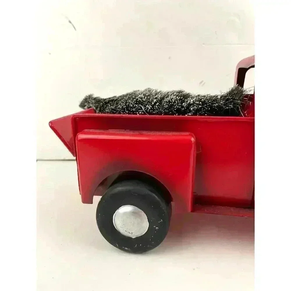 Red Pick Up Truck With Christmas Tree Rustic Metal Farmhouse Decor‎ Display